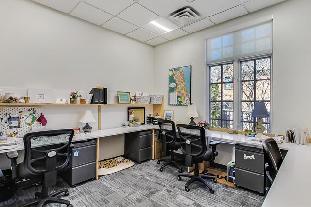 324 W Touhy Avenue, Park Ridge, IL 60068