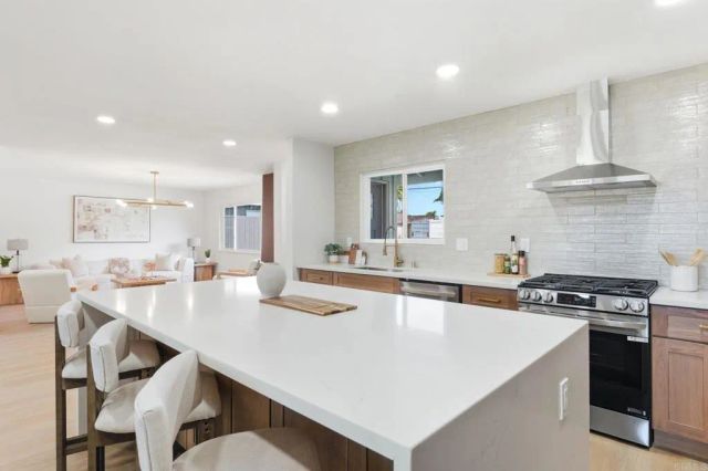 5822 Stadium Street, San Diego, CA 92122