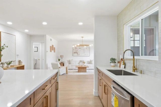 5822 Stadium Street, San Diego, CA 92122