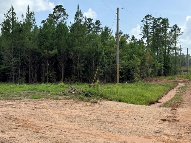 345 Duff Road, Livingston, TX 77351