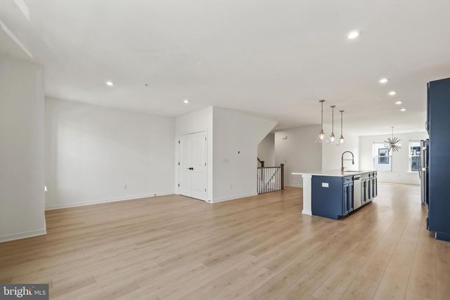 20912 BLUEBIRD SQ, Sterling, VA 20165