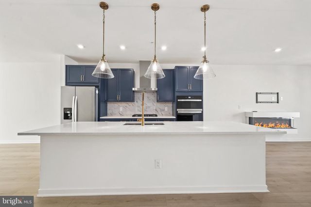 20912 BLUEBIRD SQ, Sterling, VA 20165
