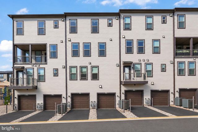 20912 BLUEBIRD SQ, Sterling, VA 20165