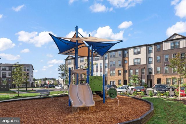 20912 BLUEBIRD SQ, Sterling, VA 20165