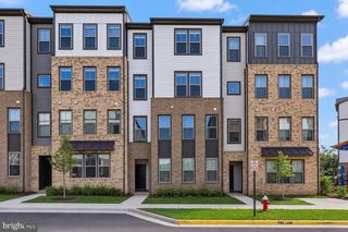 20912 BLUEBIRD SQ, Sterling, VA 20165