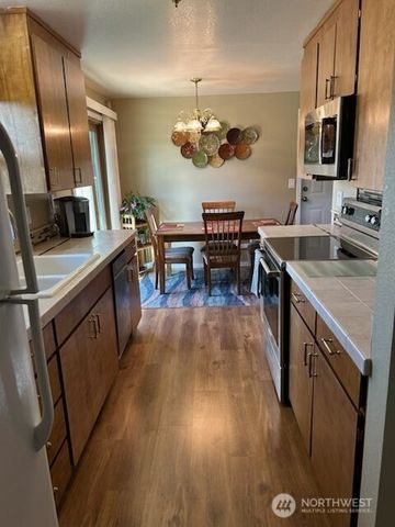 420 Rosewood Drive, Buckley, WA 98321