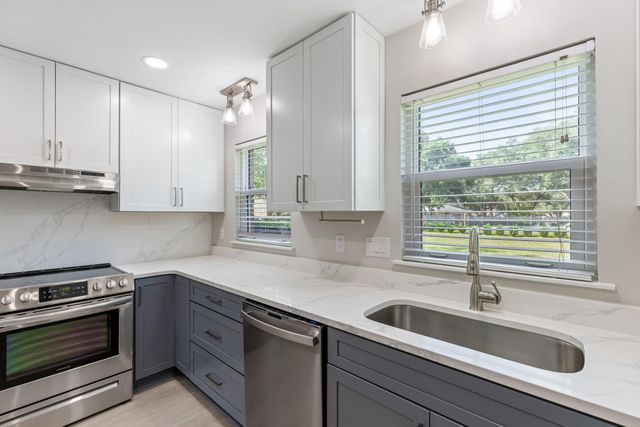 29 11Th Street, A, Shalimar, FL 32579