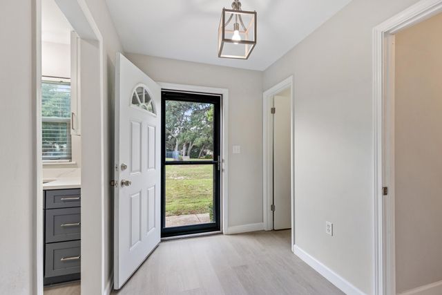 29 11Th Street, A, Shalimar, FL 32579