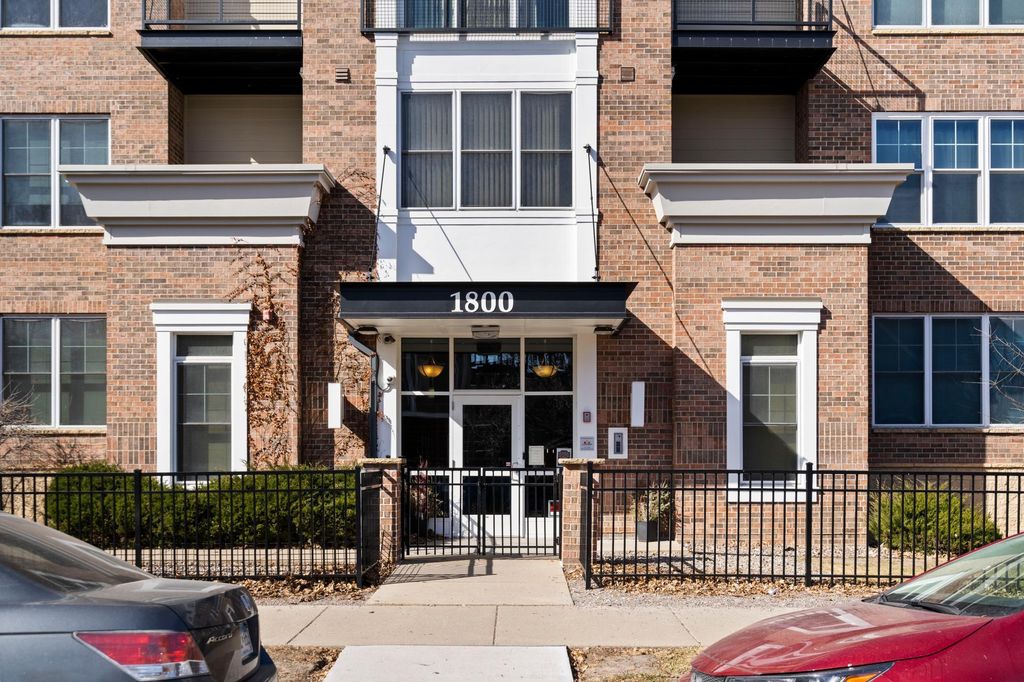 1800 Clinton Avenue 407, Minneapolis, MN 55404 — exterior