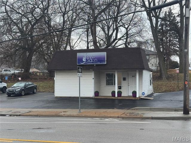 8420 Airport Road, Berkeley, MO 63134