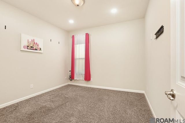 13800 Wincrest Dr, Walker, LA 70785