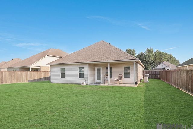 13800 Wincrest Dr, Walker, LA 70785