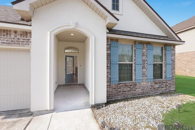 13800 Wincrest Dr, Walker, LA 70785