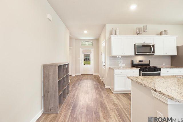 13800 Wincrest Dr, Walker, LA 70785