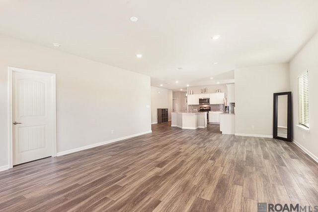 13800 Wincrest Dr, Walker, LA 70785