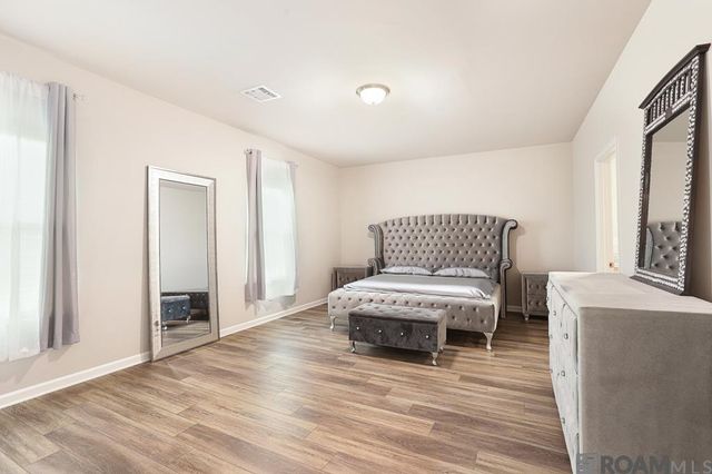 13800 Wincrest Dr, Walker, LA 70785