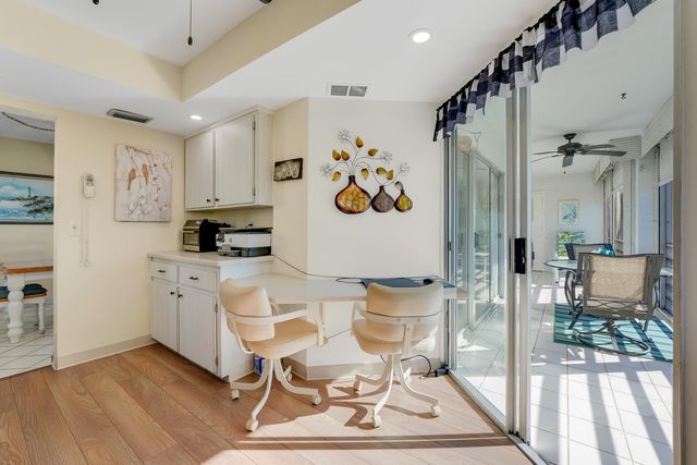 3590 Via Poinciana 416, Lake Worth, FL 33467