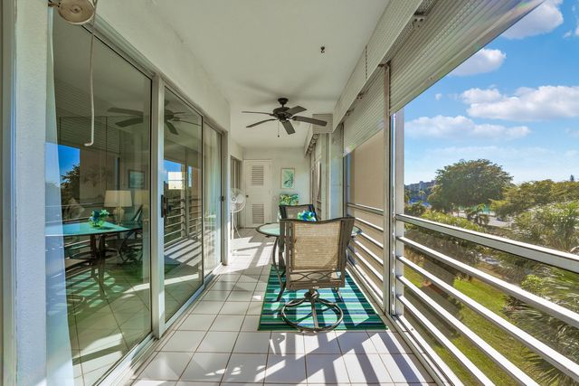 3590 Via Poinciana 416, Lake Worth, FL 33467