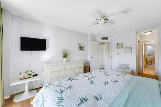 3590 Via Poinciana 416, Lake Worth, FL 33467