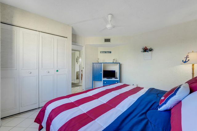 3590 Via Poinciana 416, Lake Worth, FL 33467