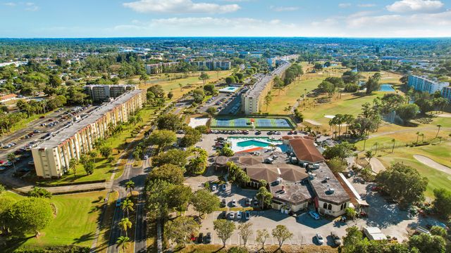 3590 Via Poinciana 416, Lake Worth, FL 33467