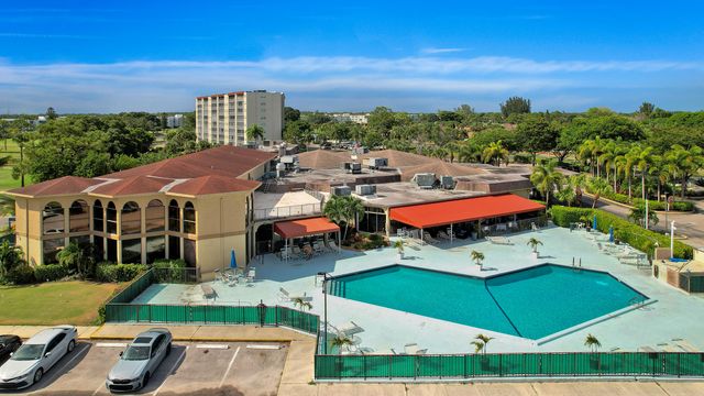 3590 Via Poinciana 416, Lake Worth, FL 33467