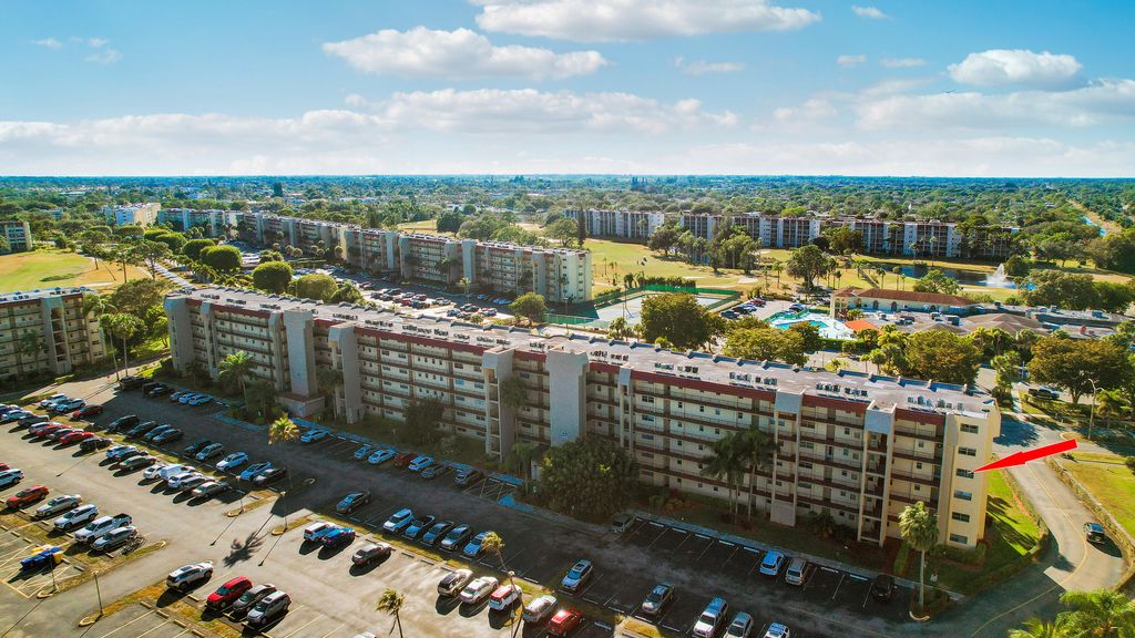 3590 Via Poinciana 416, Lake Worth, FL 33467