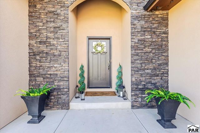 383 N Desert Cove Dr, Pueblo West, CO 81007