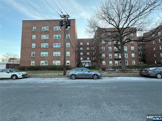 326 Bridge Plaza 3E, Fort Lee, NJ 07024