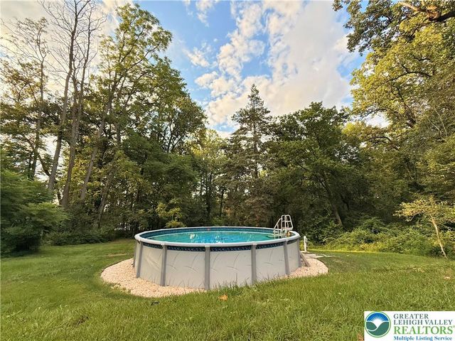 2211 Honeysuckle Road, Allentown City, PA 18103