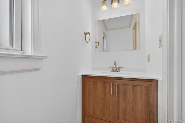 15 Helen Court, Beacon, NY 12508