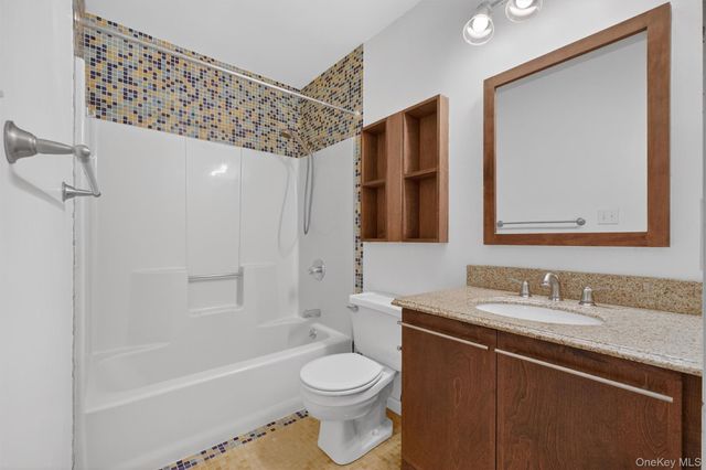 15 Helen Court, Beacon, NY 12508