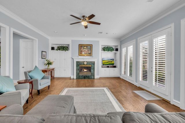 41 Wynden Oaks Drive, Houston, TX 77056