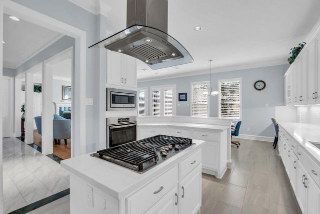 41 Wynden Oaks Drive, Houston, TX 77056