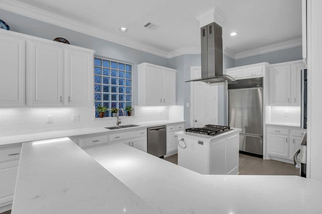 41 Wynden Oaks Drive, Houston, TX 77056