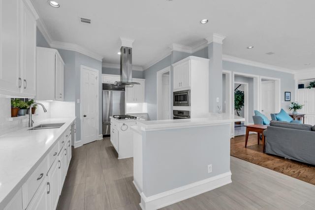 41 Wynden Oaks Drive, Houston, TX 77056