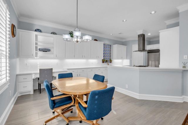 41 Wynden Oaks Drive, Houston, TX 77056