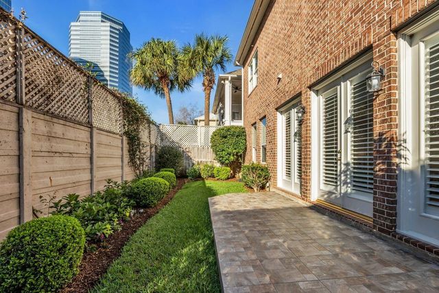 41 Wynden Oaks Drive, Houston, TX 77056