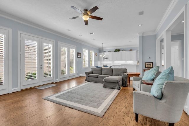 41 Wynden Oaks Drive, Houston, TX 77056