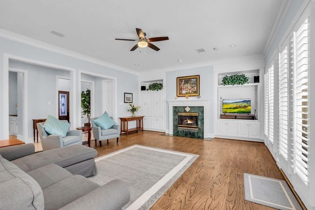 41 Wynden Oaks Drive, Houston, TX 77056