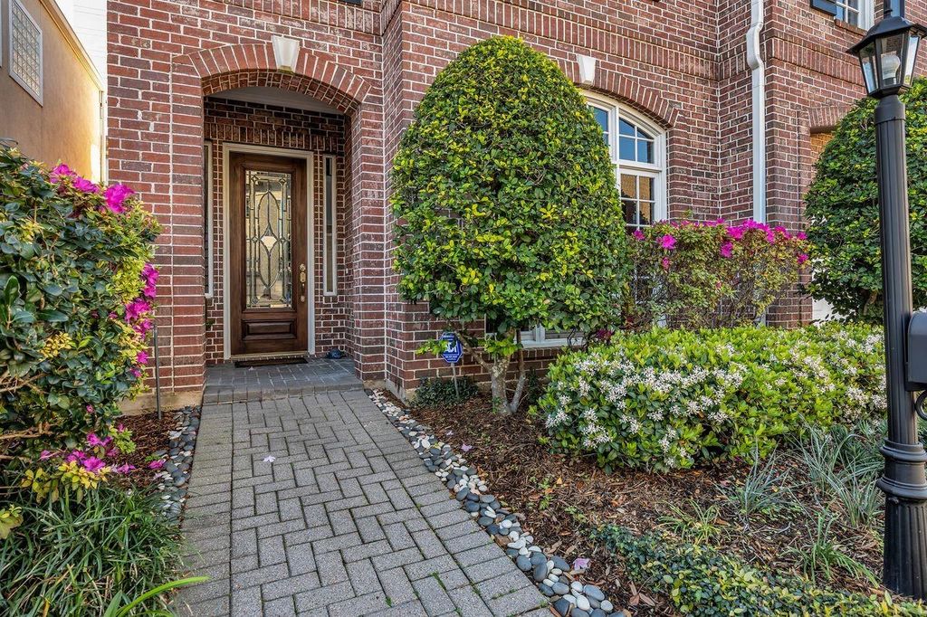 41 Wynden Oaks Drive, Houston, TX 77056