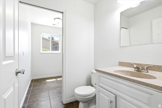 6911 S CONEFLOWER CT, West Jordan, UT 84084