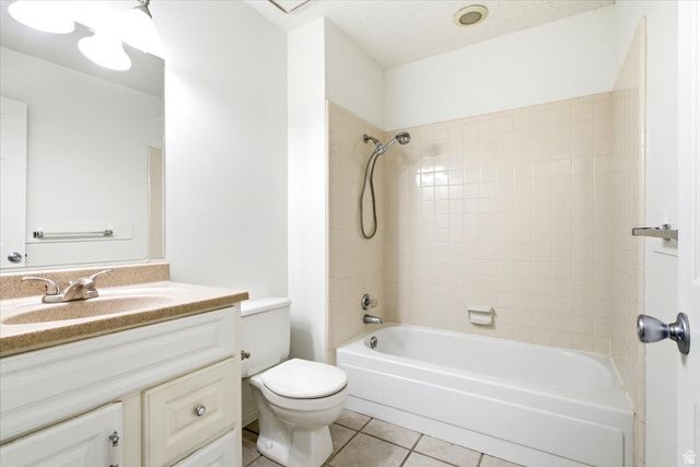 6911 S CONEFLOWER CT, West Jordan, UT 84084
