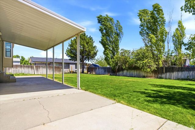 6911 S CONEFLOWER CT, West Jordan, UT 84084