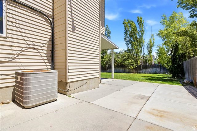 6911 S CONEFLOWER CT, West Jordan, UT 84084