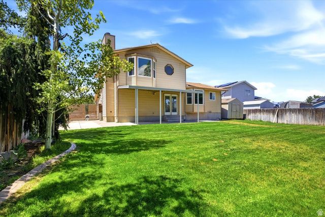 6911 S CONEFLOWER CT, West Jordan, UT 84084