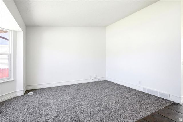6911 S CONEFLOWER CT, West Jordan, UT 84084
