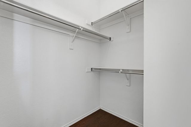 216 W Glen Meadow Drive, Glenn Heights, TX 75154