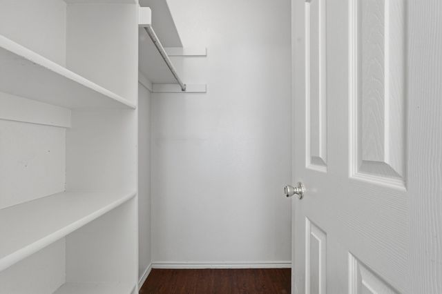 216 W Glen Meadow Drive, Glenn Heights, TX 75154