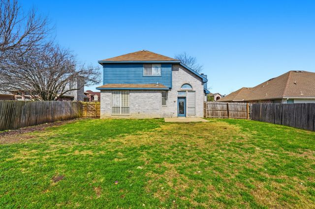 216 W Glen Meadow Drive, Glenn Heights, TX 75154